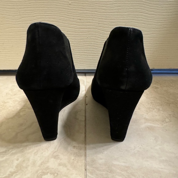 Vince Camuto Wedge Heels - Picture 3 of 5